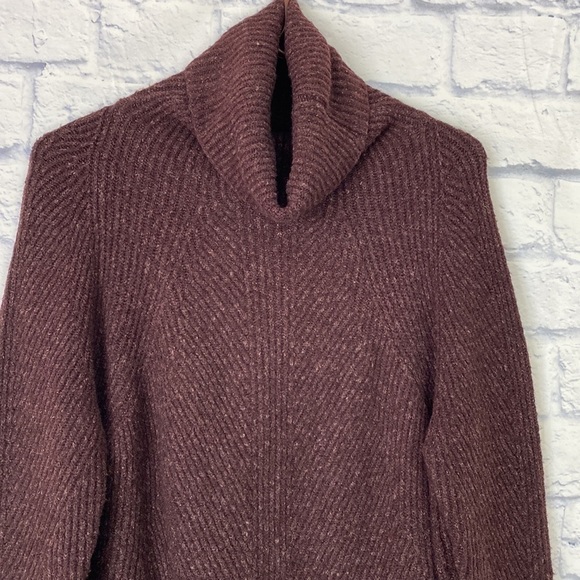 Sweaty Betty Shakti dark plum cowl neck side slit sweater medium - Picture 3 of 8